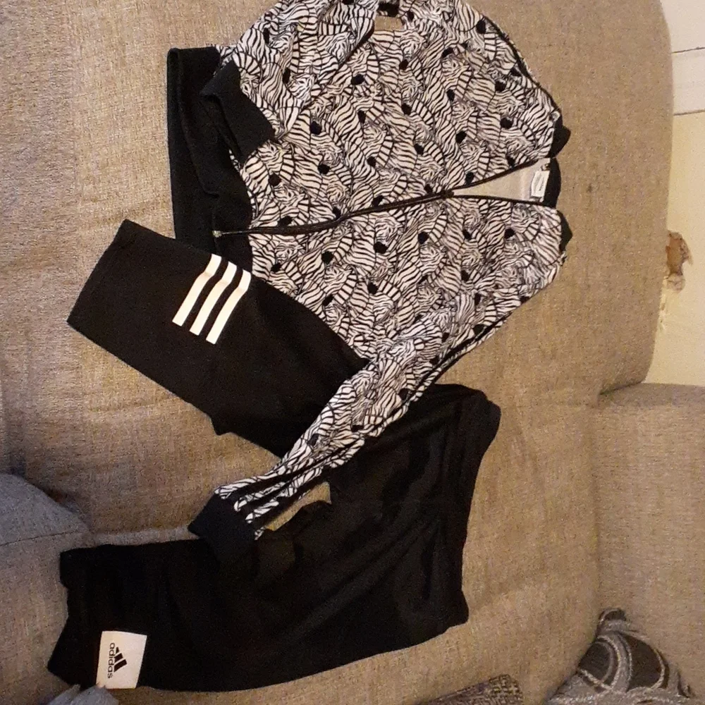 Adidas set - Picture 1 of 3